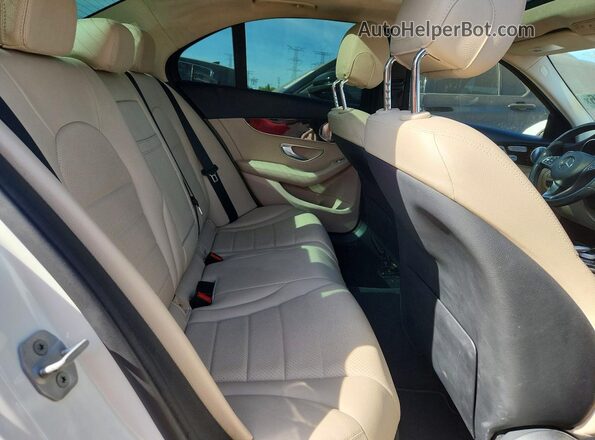 WDDWF4KB0GR179666 2016 MERCEDES-BENZ C White Widok tylnych siedzeń