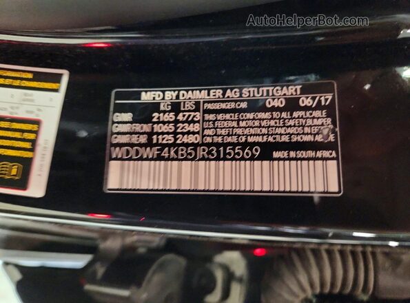WDDWF4KB5JR315569 2018 MERCEDES-BENZ C Black Widok komory silnika