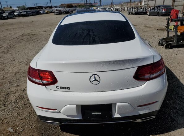 WDDWJ4JB2JF624045 2018 MERCEDES-BENZ C White Vista trasera