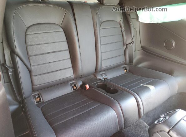 WDDWJ4JB2JF624045 2018 MERCEDES-BENZ C White Vista de los asientos traseros