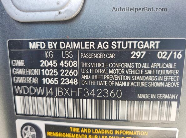 WDDWJ4JBXHF342360 2017 MERCEDES-BENZ C Gray Vista del compartimento del motor