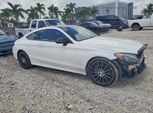WDDWJ4KB6HF375581 2017 MERCEDES-BENZ C White Delantero derecho