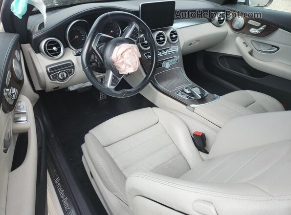 WDDWJ4KB6HF412676 2017 MERCEDES-BENZ C White Widok deski rozdzielczej