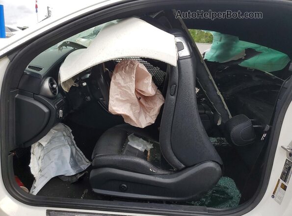 WDDWJ4KB8HF394570 2017 MERCEDES-BENZ C-CLASS White Սալոնի դիմացի տեսք