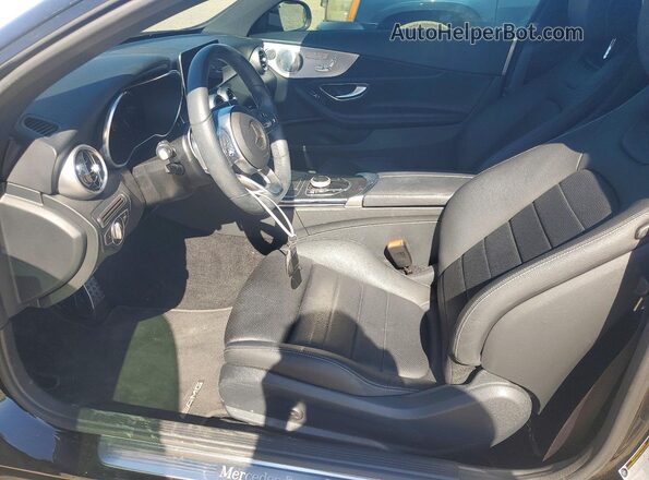 WDDWJ8DB5LF937967 2020 MERCEDES-BENZ C Black წინა სალონის ხედი