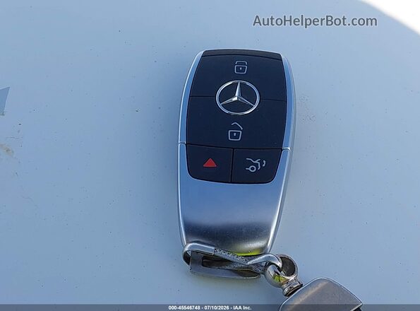 WDDWJ8DB8KF846352 2019 MERCEDES-BENZ C-CLASS Серебряный Вид панели приборов