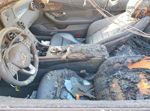 WDDWK4JB9JF617896 2018 MERCEDES-BENZ C White Widok wnętrza z przodu