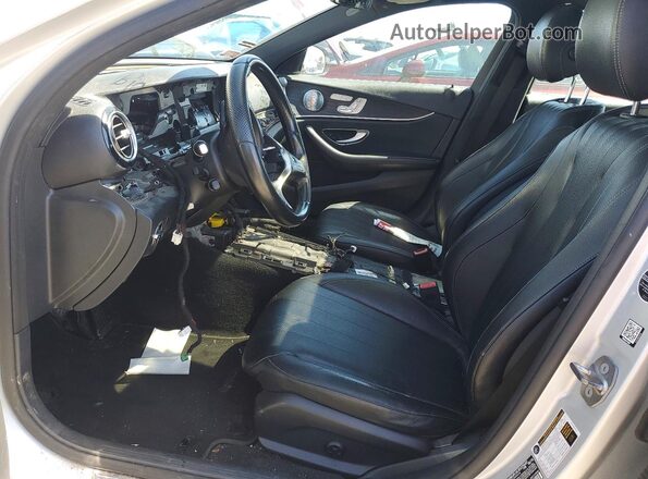 WDDZF4JB0HA034934 2017 MERCEDES-BENZ E Серебряный Вид салона спереди