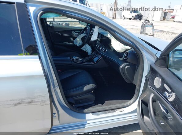 WDDZF4JB0HA100091 2017 MERCEDES-BENZ E-CLASS Light Blue Widok wnętrza z przodu