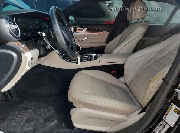 WDDZF4JB0HA265106 2017 MERCEDES-BENZ E Black Вид салону спереду
