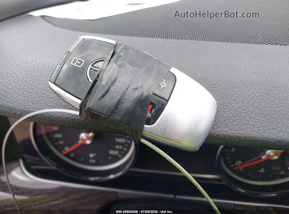 WDDZF4JB0KA509960 2019 MERCEDES-BENZ E-CLASS Черный Вид панели приборов
