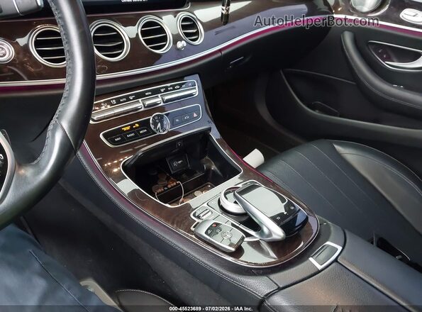 WDDZF4JB0KA601957 2019 MERCEDES-BENZ E-CLASS Black Dashboard view