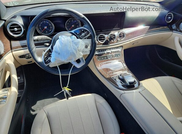WDDZF4JB0KA643027 2019 MERCEDES-BENZ E Red Вид панелі приладів
