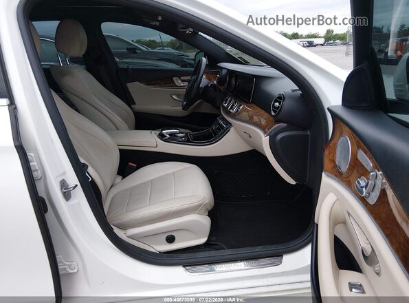 WDDZF4JB1HA079316 2017 MERCEDES-BENZ E-CLASS Белый Вид салона спереди