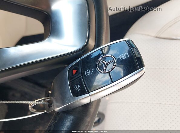 WDDZF4JB1JA335430 2018 MERCEDES-BENZ E-CLASS Белый Вид панели приборов