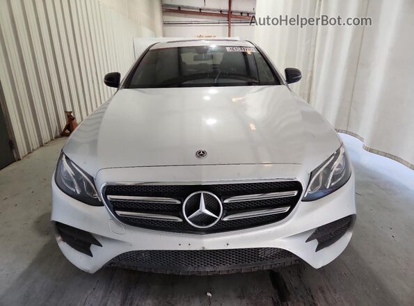 WDDZF4JB2JA444446 2018 MERCEDES-BENZ E Silver Widok naklejki z numerem VIN