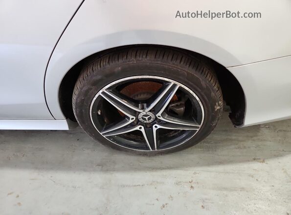 WDDZF4JB2JA444446 2018 MERCEDES-BENZ E Silver Widok wnętrza 360 stopni