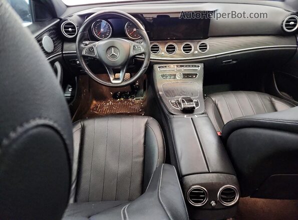 WDDZF4JB2JA444446 2018 MERCEDES-BENZ E Silver Widok deski rozdzielczej