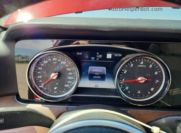 WDDZF4JB2KA530535 2019 MERCEDES-BENZ E Red Vista del cuadro de instrumentos