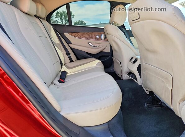 WDDZF4JB2KA530535 2019 MERCEDES-BENZ E Red Vista de los asientos traseros