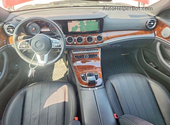WDDZF4JB3KA588671 2019 MERCEDES-BENZ E Red Vista del salpicadero