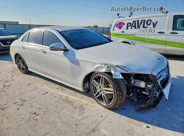 WDDZF4JB4KA616879 2019 MERCEDES-BENZ E White Delantero derecho
