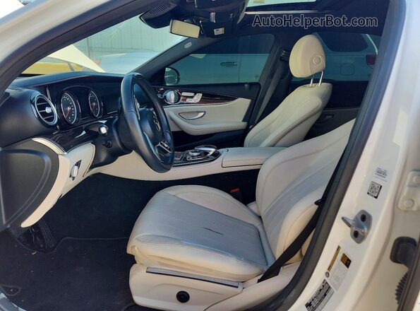 WDDZF4JB4KA616879 2019 MERCEDES-BENZ E White Vista interior delantera