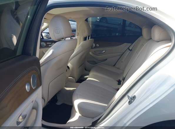 WDDZF4JB5KA608502 2019 MERCEDES-BENZ E-CLASS White VIN կոդի պիտակի տեսք