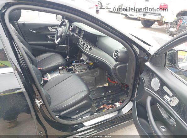 WDDZF4JB6HA178262 2017 MERCEDES-BENZ E-CLASS Black Вид салону спереду
