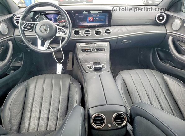 WDDZF4JB6KA586977 2019 MERCEDES-BENZ E Gray Vista del salpicadero