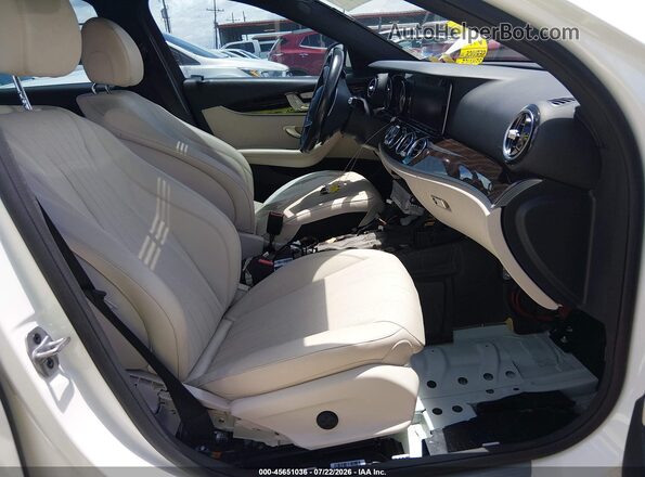 WDDZF4JB6KA622988 2019 MERCEDES-BENZ E-CLASS White Սալոնի դիմացի տեսք
