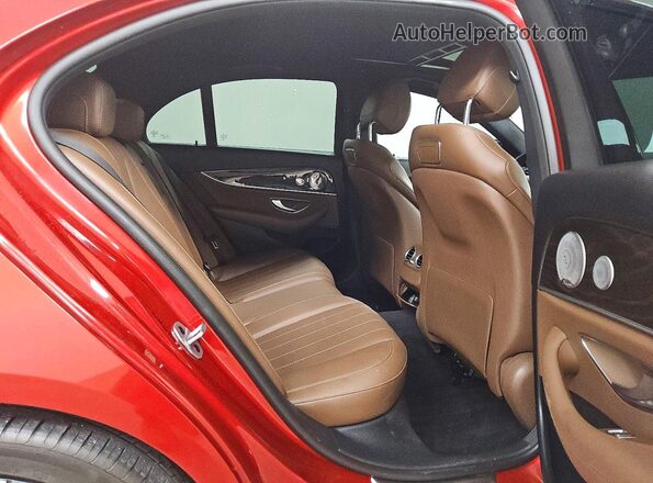 WDDZF4JB8KA559621 2019 MERCEDES-BENZ E Red Widok tylnych siedzeń