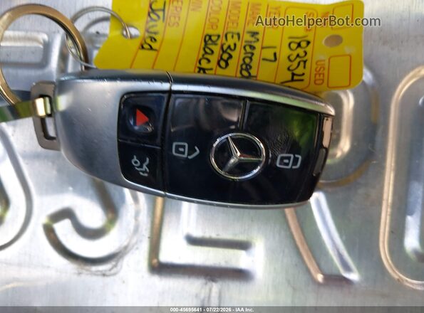 WDDZF4JB9HA157082 2017 MERCEDES-BENZ E-CLASS Black Vista del salpicadero