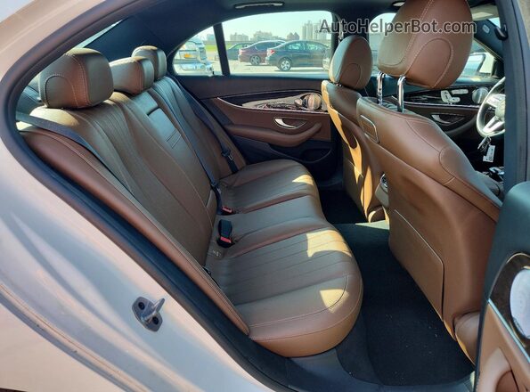 WDDZF4JB9KA513179 2019 MERCEDES-BENZ E White Widok tylnych siedzeń