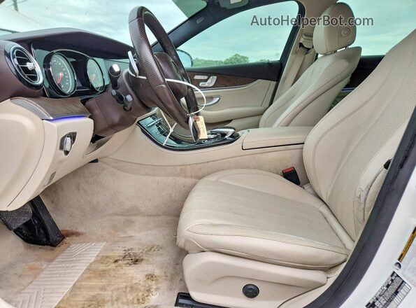 WDDZF4JBXHA219301 2017 MERCEDES-BENZ E White Вид салону спереду