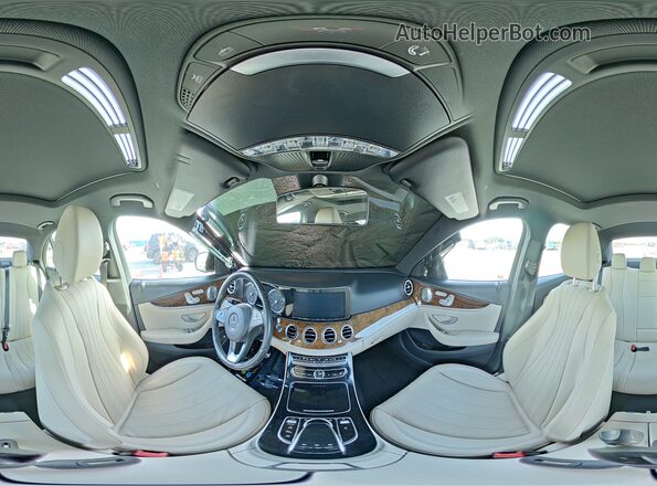 WDDZF4JBXJA300532 2018 MERCEDES-BENZ E Blue Vista interior de 360 grados