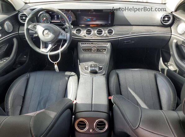 WDDZF4JBXJA303818 2018 MERCEDES-BENZ E Black Dashboard view