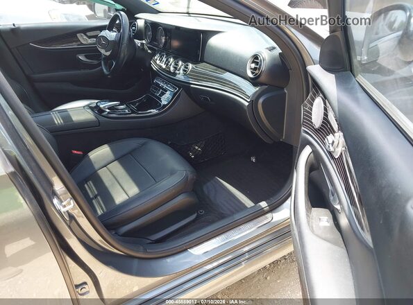 WDDZF4KB1HA074163 2017 MERCEDES-BENZ E-CLASS Gray წინა სალონის ხედი