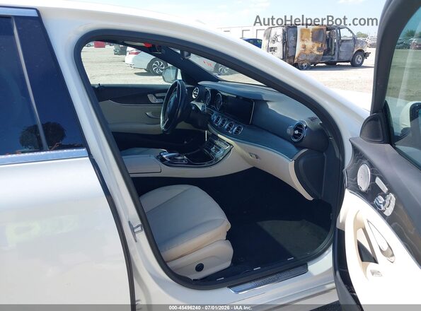 WDDZF4KB1HA240889 2017 MERCEDES-BENZ E-CLASS White Вид салону спереду