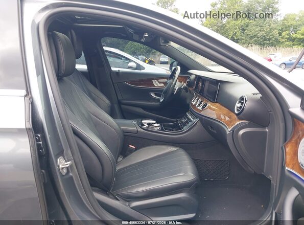 WDDZF4KB3HA053976 2017 MERCEDES-BENZ E-CLASS Серый Вид салона спереди
