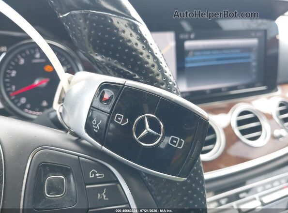 WDDZF4KB3HA053976 2017 MERCEDES-BENZ E-CLASS Серый Вид панели приборов