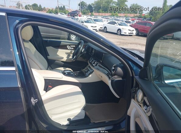 WDDZF4KB5HA085005 2017 MERCEDES-BENZ E-CLASS Blue Widok wnętrza z przodu
