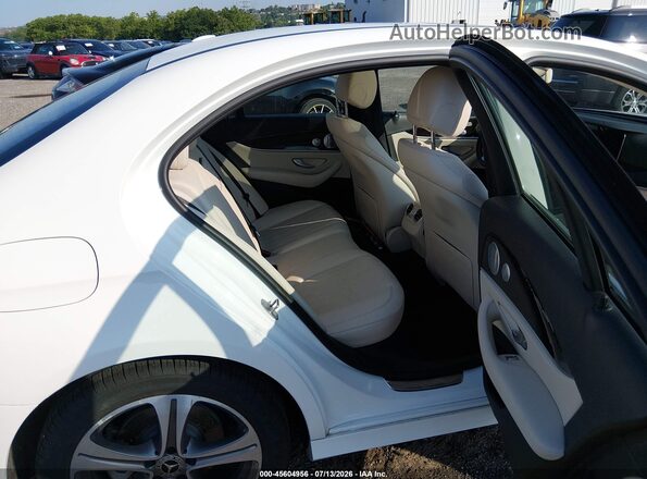 WDDZF4KB5JA381776 2018 MERCEDES-BENZ E-CLASS Белый Вид наклейки с VIN-кодом