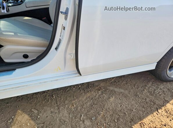 WDDZF4KB6JA344185 2018 MERCEDES-BENZ E White Vista del compartimento del motor