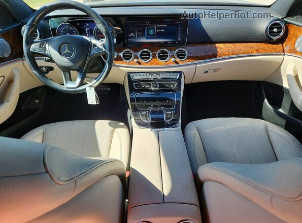 WDDZF4KB7HA019765 2017 MERCEDES-BENZ E Черный Вид панели приборов