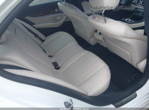 WDDZF4KB7HA025596 2017 MERCEDES-BENZ E-CLASS Белый Вид наклейки с VIN-кодом