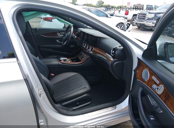 WDDZF4KB7KA516726 2019 MERCEDES-BENZ E-CLASS Silver Вид салону спереду