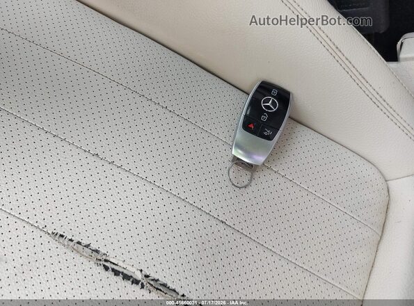 WDDZF4KB8HA238850 2017 MERCEDES-BENZ E-CLASS Dark Blue Widok deski rozdzielczej