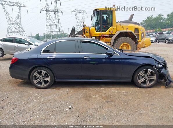 WDDZF4KB8HA238850 2017 MERCEDES-BENZ E-CLASS Dark Blue Widok wnętrza 360 stopni