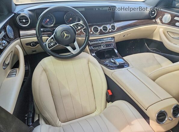 WDDZF4KB8KA499743 2019 MERCEDES-BENZ E Black Widok deski rozdzielczej